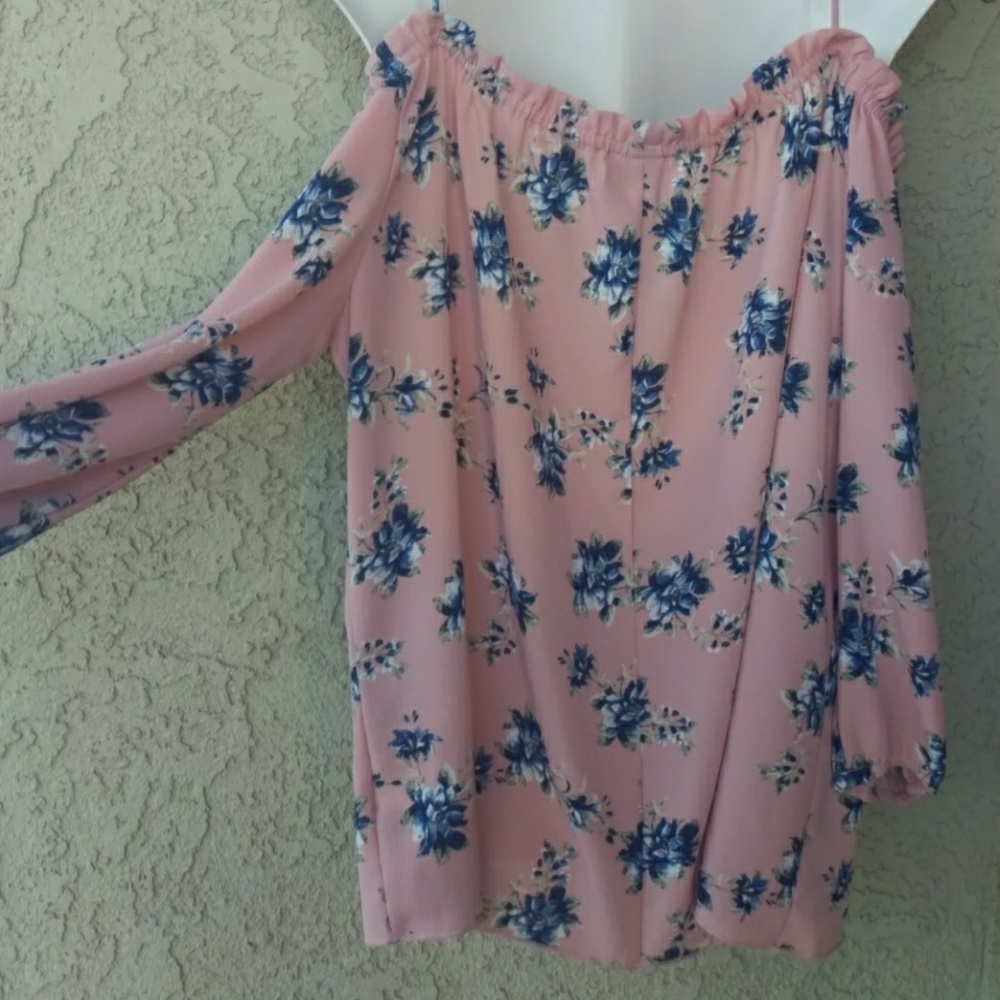 Paper crane cold shoulder flower top - Picture 2 of 7